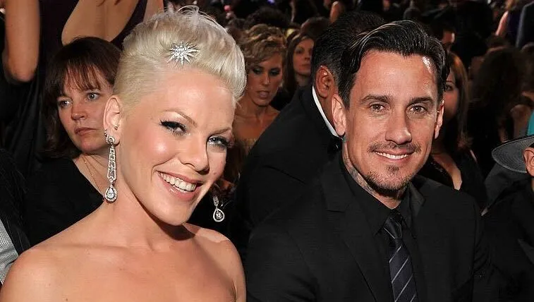 Who Is Pink’s Husband Carey Hart? What to Know About the Pro Biker – Hollywood Life