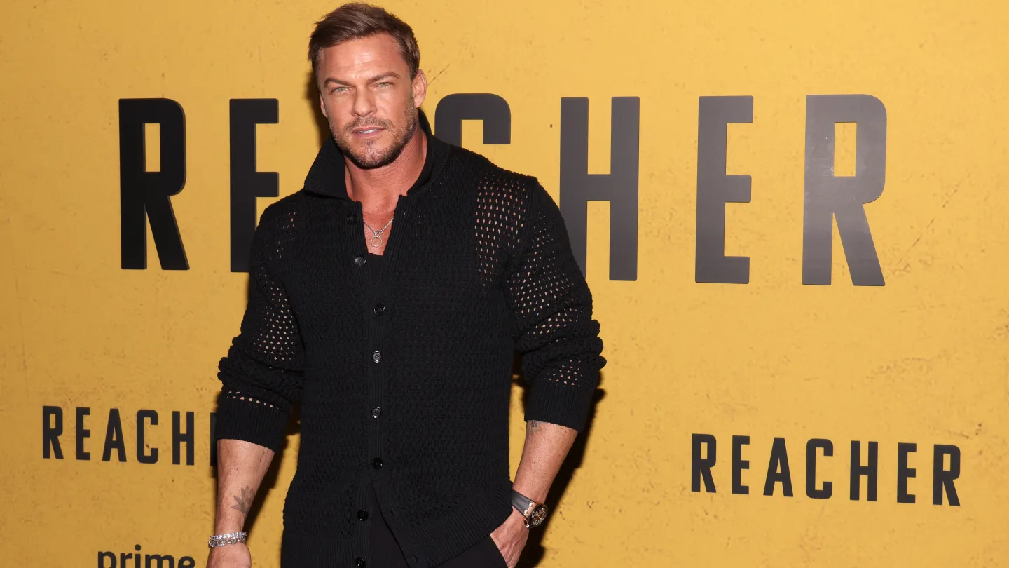 Alan Ritchson Comments on “Crazy Week” as He Wraps ‘Reacher’
