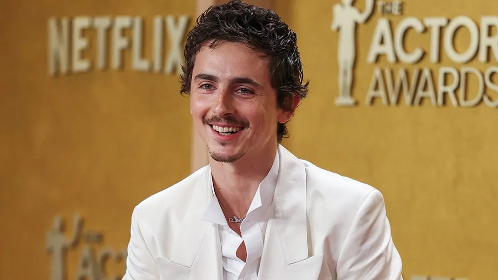 Timothee Chalamet Jokes, Red Carpet, Date With Mom at 2026 Actor Awards