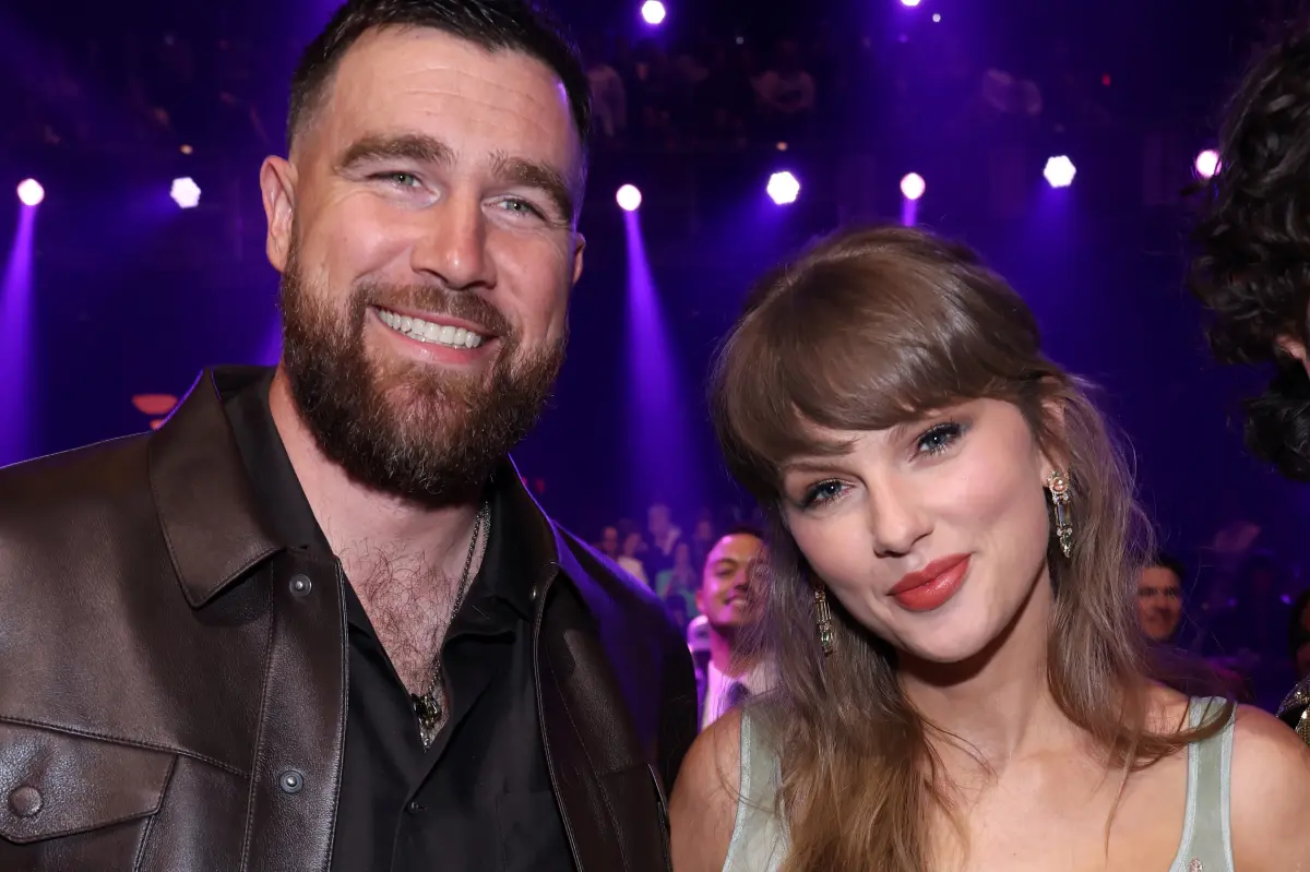 Taylor Swift and Travis Kelce make their awards show debut at iHeartRadio Music Awards 2026