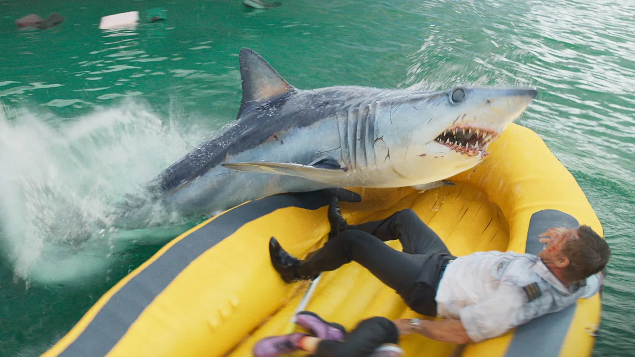 Aaron Eckhart in Renny Harlin Disaster Movie