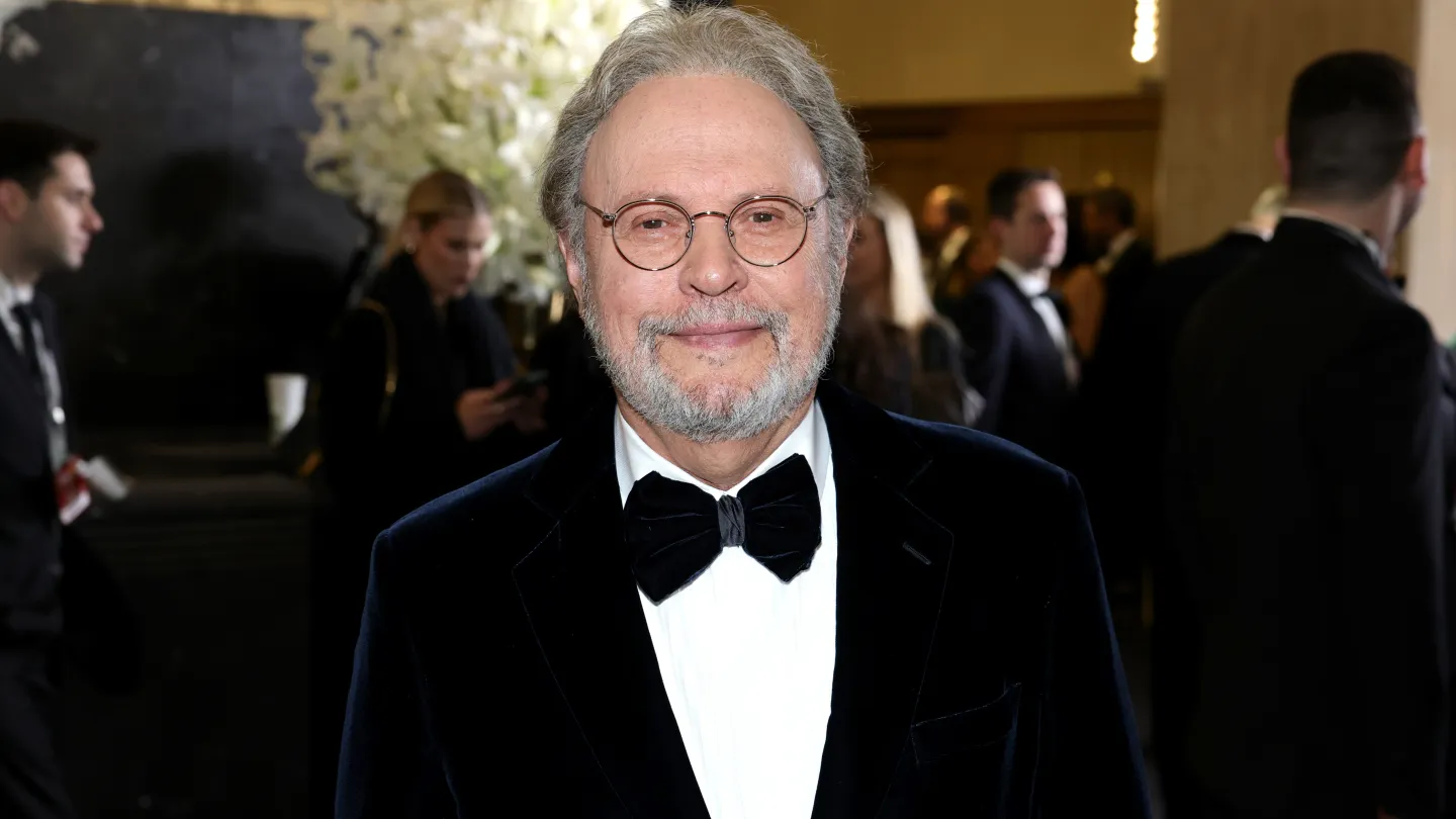 Billy Crystal Will Return To Broadway In Play Inspired By Loss Of Home