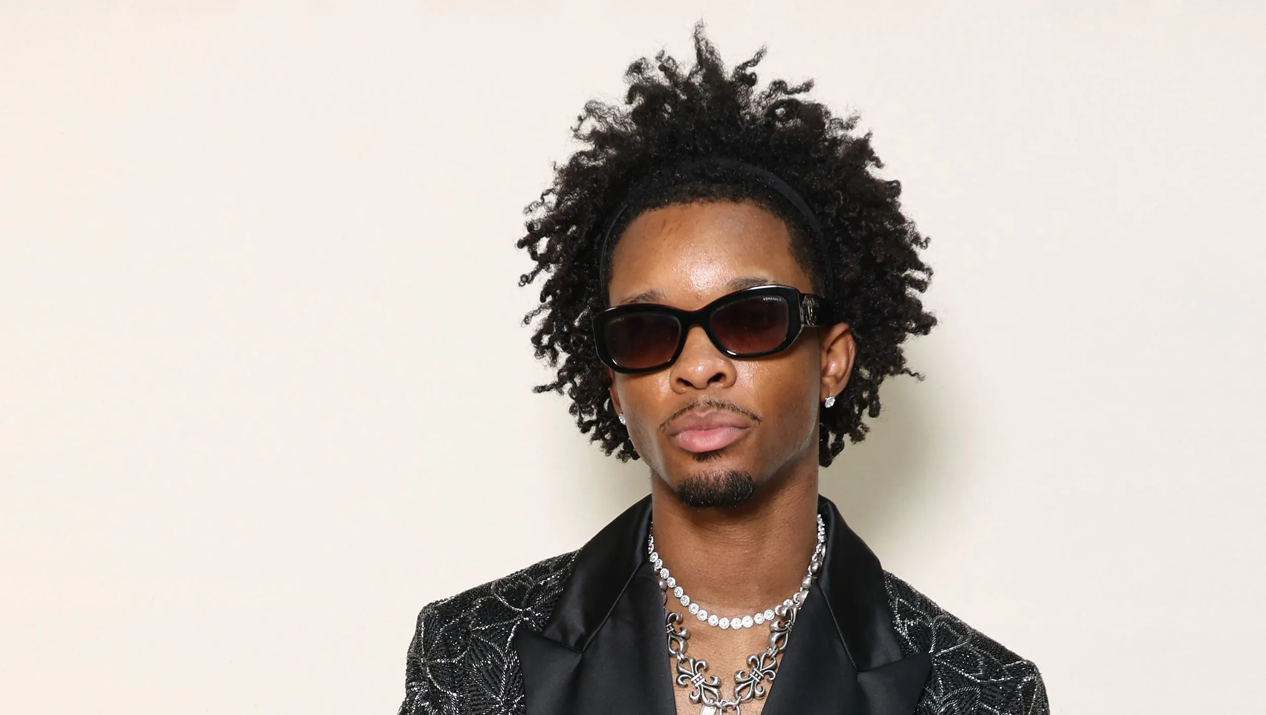 How Much Money the Singer Has Today – Hollywood Life