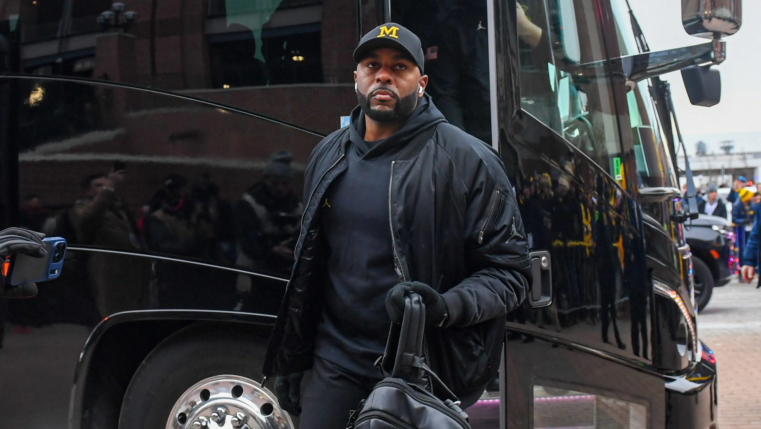 Pregnancy Scandal, Sentencing & More Updates – Hollywood Life