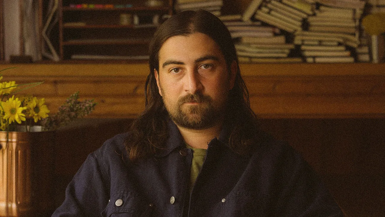 Noah Kahan Drops The Great Divide Extended Album The Last of the Bugs