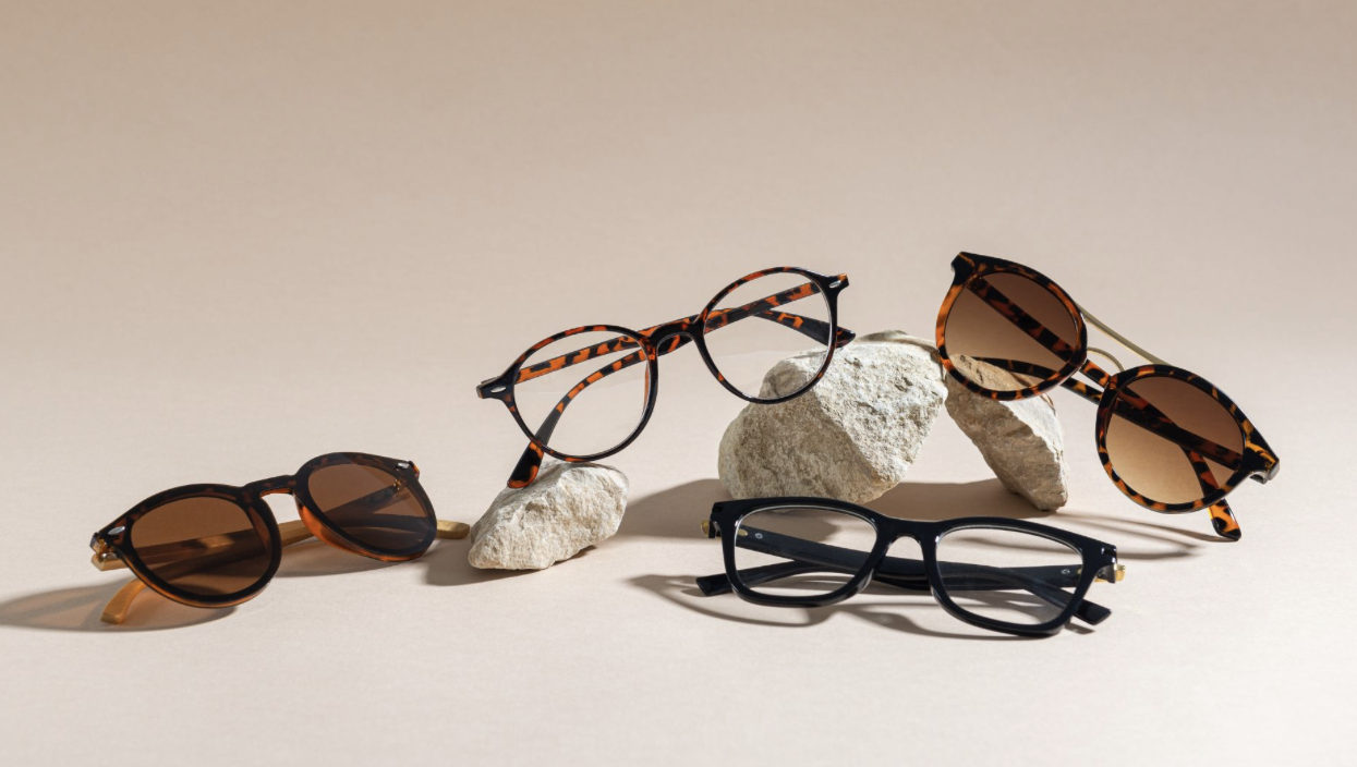 The Three Eyewear Silhouettes Hollywood Is Embracing This Spring – Hollywood Life