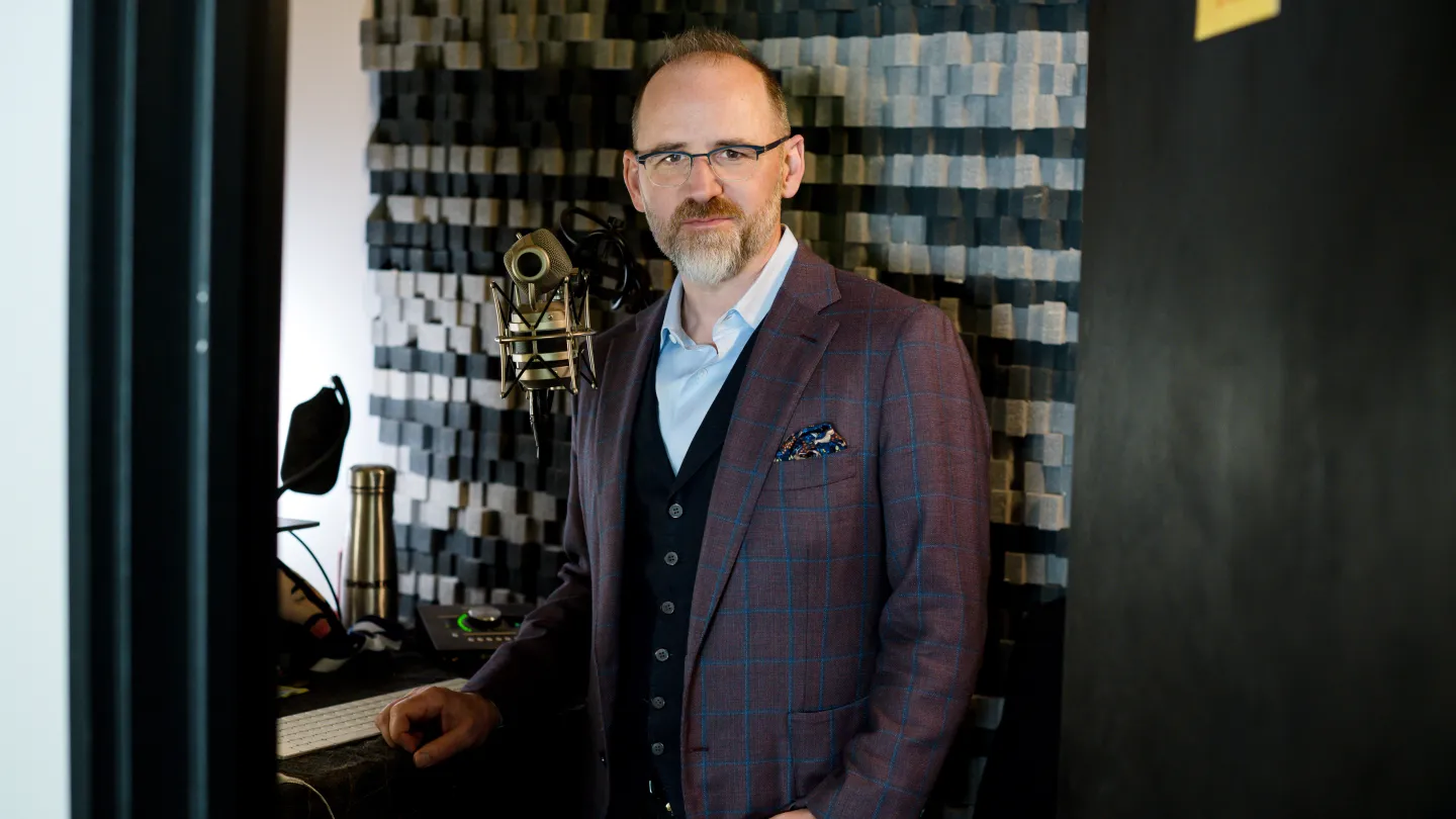 Roman Mars to Host Podcast About American History