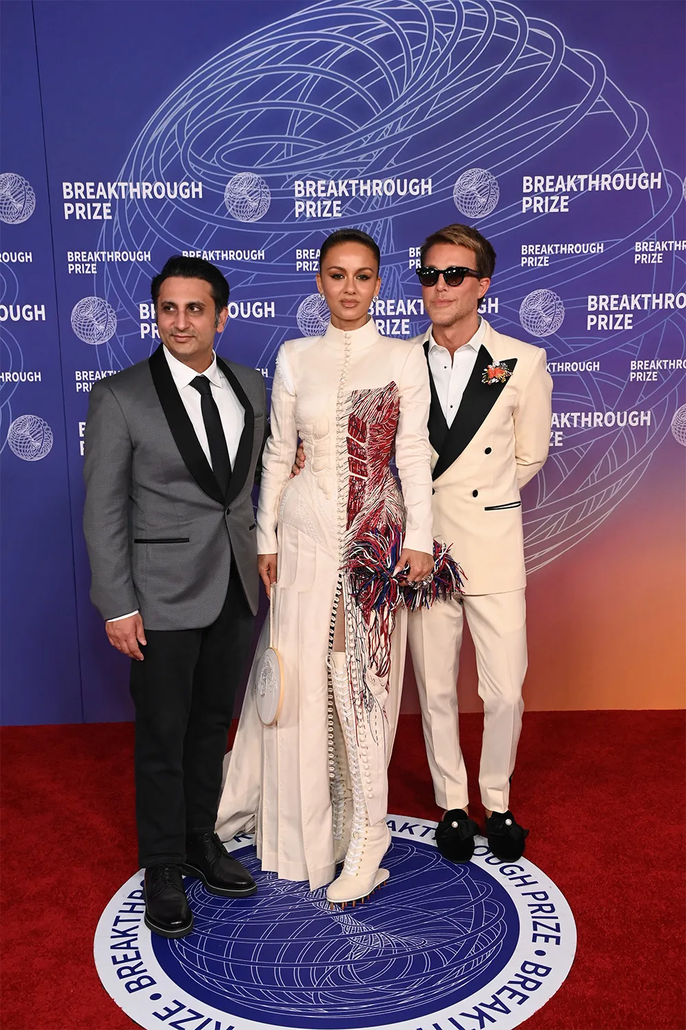 Lily Collins, Anne Hathaway, and more attend Breakthrough Prize 2026