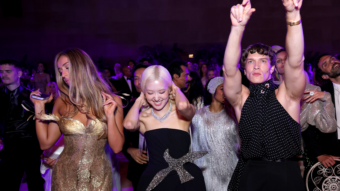 A-Listers Dance, Sabrina Carpenter Performs